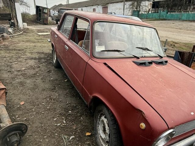 Красный ВАЗ 2101, объемом двигателя 1.3 л и пробегом 150 тыс. км за 500 $, фото 1 на Automoto.ua