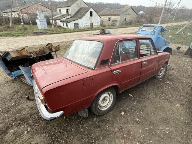 Красный ВАЗ 2101, объемом двигателя 1.3 л и пробегом 150 тыс. км за 500 $, фото 2 на Automoto.ua