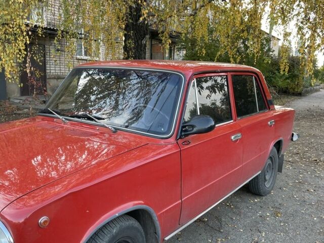 Красный ВАЗ 2101, объемом двигателя 1.2 л и пробегом 200 тыс. км за 955 $, фото 1 на Automoto.ua