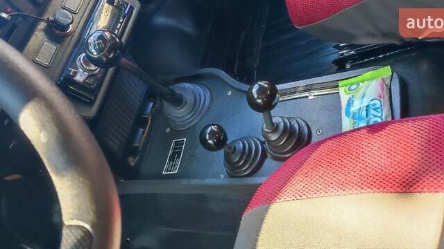 Красный ВАЗ 2101, объемом двигателя 1.6 л и пробегом 180 тыс. км за 2400 $, фото 4 на Automoto.ua