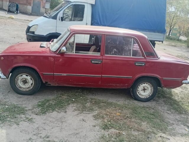 Красный ВАЗ 2101, объемом двигателя 9 л и пробегом 344 тыс. км за 389 $, фото 3 на Automoto.ua