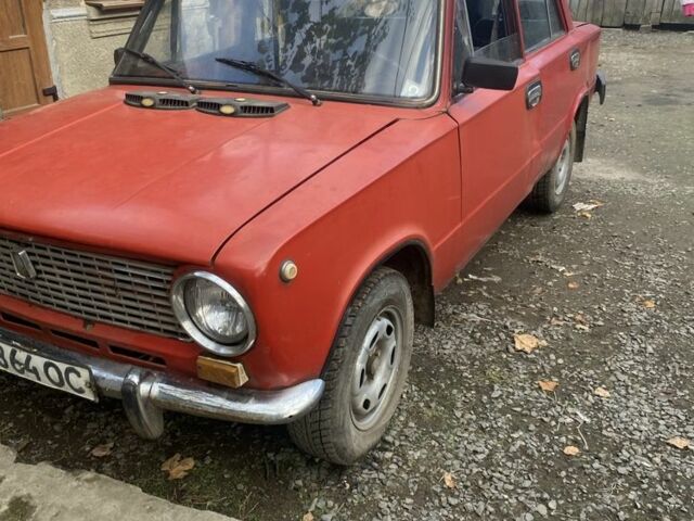 Красный ВАЗ 2101, объемом двигателя 1.6 л и пробегом 300 тыс. км за 300 $, фото 3 на Automoto.ua