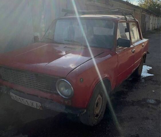 Красный ВАЗ 2101, объемом двигателя 1.3 л и пробегом 100 тыс. км за 340 $, фото 2 на Automoto.ua