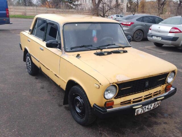Желтый ВАЗ 2101, объемом двигателя 0 л и пробегом 200 тыс. км за 214 $, фото 1 на Automoto.ua