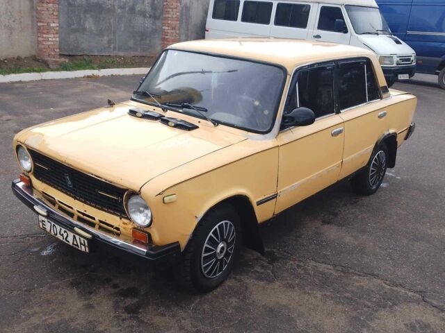 Желтый ВАЗ 2101, объемом двигателя 0 л и пробегом 200 тыс. км за 214 $, фото 2 на Automoto.ua