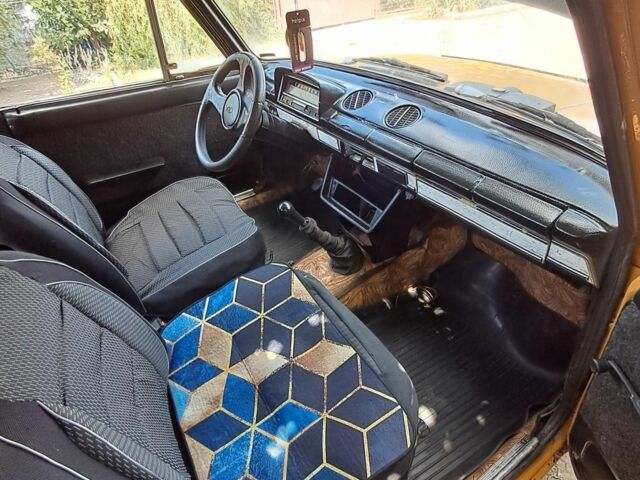 Желтый ВАЗ 2101, объемом двигателя 1 л и пробегом 137 тыс. км за 417 $, фото 4 на Automoto.ua