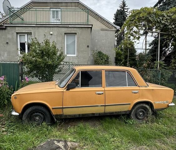 Желтый ВАЗ 2101, объемом двигателя 1.3 л и пробегом 70 тыс. км за 308 $, фото 3 на Automoto.ua