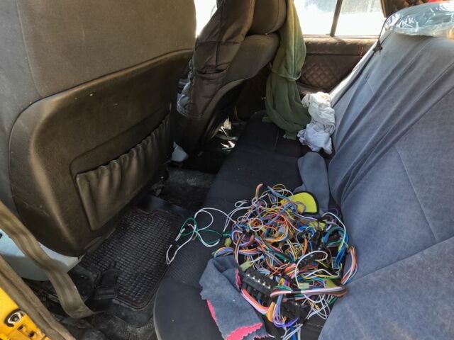 Желтый ВАЗ 2101, объемом двигателя 0 л и пробегом 358 тыс. км за 249 $, фото 3 на Automoto.ua