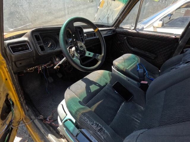 Желтый ВАЗ 2101, объемом двигателя 0 л и пробегом 358 тыс. км за 249 $, фото 4 на Automoto.ua