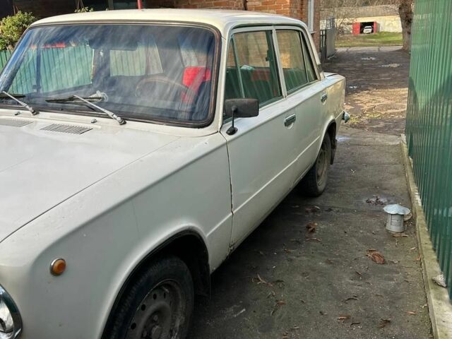Желтый ВАЗ 2101, объемом двигателя 1.2 л и пробегом 150 тыс. км за 828 $, фото 3 на Automoto.ua