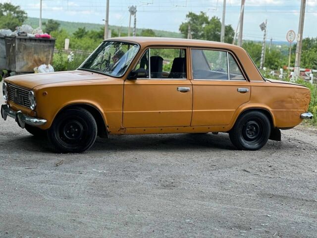 Желтый ВАЗ 2101, объемом двигателя 0 л и пробегом 100 тыс. км за 15000 $, фото 3 на Automoto.ua