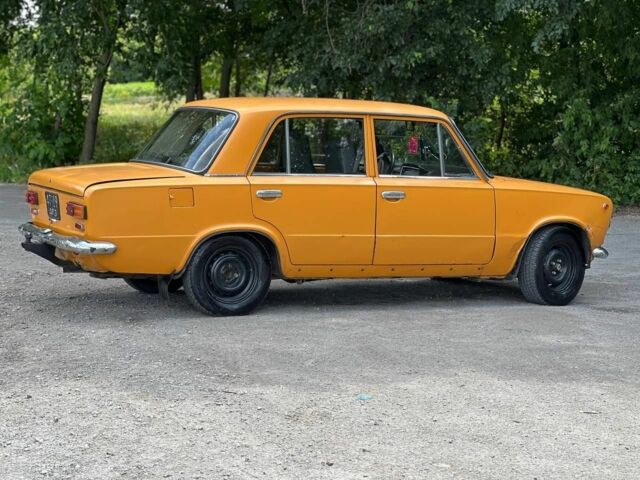 Желтый ВАЗ 2101, объемом двигателя 0 л и пробегом 100 тыс. км за 15000 $, фото 2 на Automoto.ua
