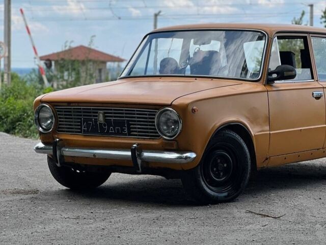 Желтый ВАЗ 2101, объемом двигателя 0 л и пробегом 100 тыс. км за 15000 $, фото 6 на Automoto.ua