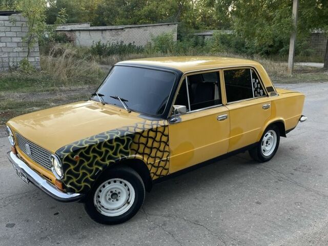 Желтый ВАЗ 2101, объемом двигателя 1.3 л и пробегом 80 тыс. км за 950 $, фото 3 на Automoto.ua