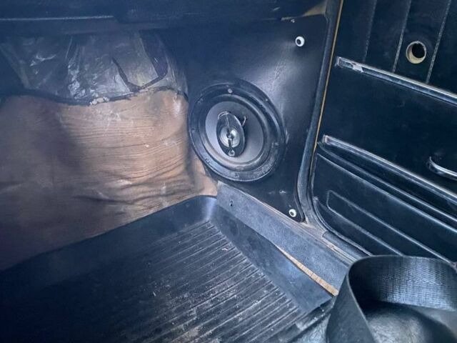 Желтый ВАЗ 2101, объемом двигателя 1.1 л и пробегом 250 тыс. км за 550 $, фото 6 на Automoto.ua