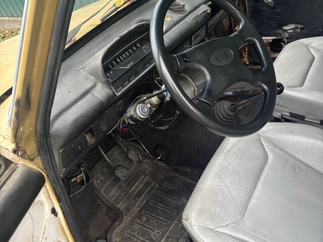 Желтый ВАЗ 2101, объемом двигателя 1.3 л и пробегом 10 тыс. км за 286 $, фото 4 на Automoto.ua