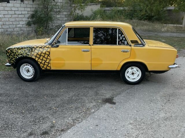 Желтый ВАЗ 2101, объемом двигателя 1.3 л и пробегом 80 тыс. км за 950 $, фото 2 на Automoto.ua