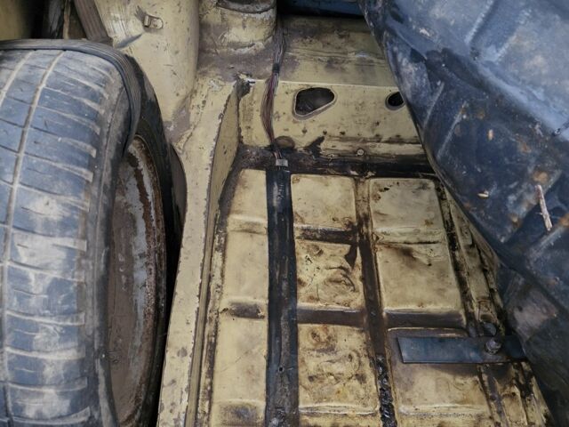 Желтый ВАЗ 2101, объемом двигателя 1.2 л и пробегом 83 тыс. км за 382 $, фото 2 на Automoto.ua