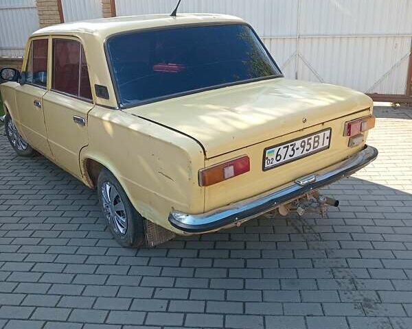 Желтый ВАЗ 2101, объемом двигателя 1.2 л и пробегом 322 тыс. км за 370 $, фото 4 на Automoto.ua