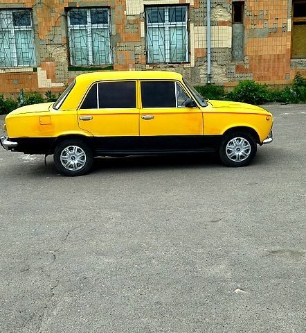 Желтый ВАЗ 2101, объемом двигателя 12 л и пробегом 0 тыс. км за 380 $, фото 3 на Automoto.ua