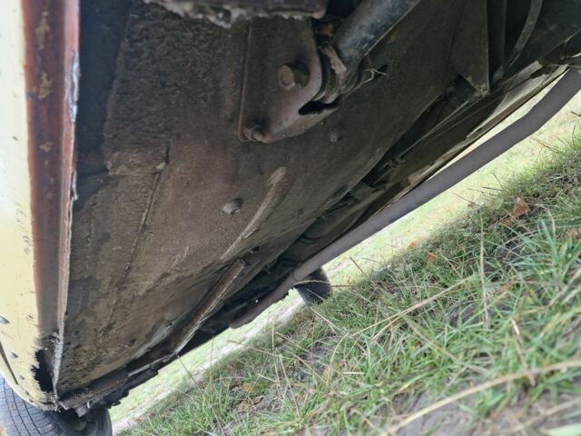 Желтый ВАЗ 2101, объемом двигателя 1.2 л и пробегом 83 тыс. км за 382 $, фото 4 на Automoto.ua