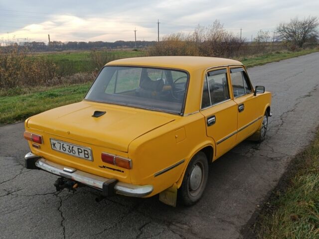 Желтый ВАЗ 2101, объемом двигателя 0 л и пробегом 176 тыс. км за 350 $, фото 4 на Automoto.ua