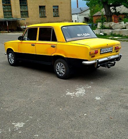 Желтый ВАЗ 2101, объемом двигателя 12 л и пробегом 0 тыс. км за 380 $, фото 5 на Automoto.ua