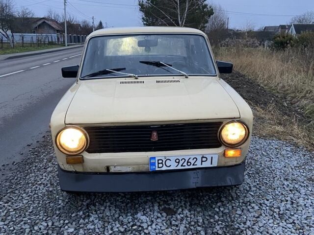 Желтый ВАЗ 2101, объемом двигателя 1.2 л и пробегом 100 тыс. км за 300 $, фото 1 на Automoto.ua