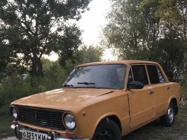 Желтый ВАЗ 2101, объемом двигателя 1.2 л и пробегом 100 тыс. км за 322 $, фото 1 на Automoto.ua