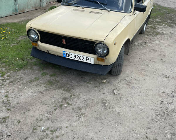 Жовтий ВАЗ 2101, об'ємом двигуна 1.3 л та пробігом 300 тис. км за 357 $, фото 2 на Automoto.ua