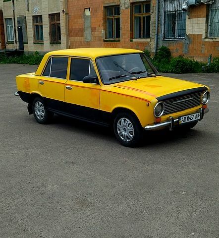 Желтый ВАЗ 2101, объемом двигателя 12 л и пробегом 0 тыс. км за 380 $, фото 2 на Automoto.ua