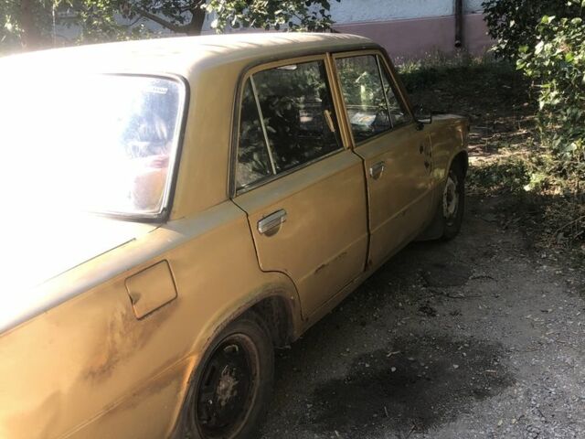 Желтый ВАЗ 2101, объемом двигателя 1.2 л и пробегом 3 тыс. км за 242 $, фото 3 на Automoto.ua