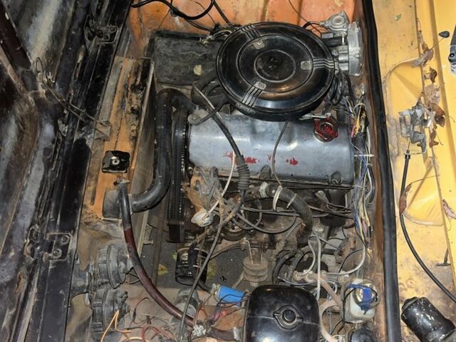 Желтый ВАЗ 2101, объемом двигателя 1.2 л и пробегом 200 тыс. км за 331 $, фото 4 на Automoto.ua