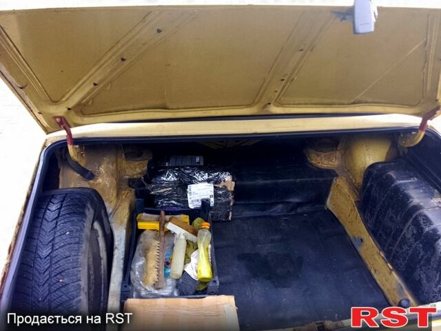 Жовтий ВАЗ 2101, об'ємом двигуна 1.3 л та пробігом 300 тис. км за 700 $, фото 7 на Automoto.ua