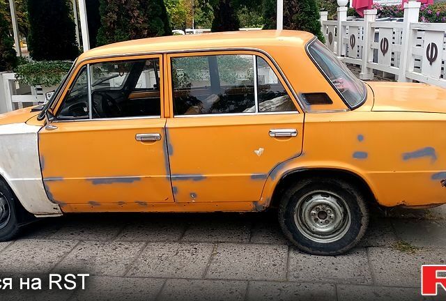 Жовтий ВАЗ 2101, об'ємом двигуна 1.3 л та пробігом 52 тис. км за 650 $, фото 2 на Automoto.ua