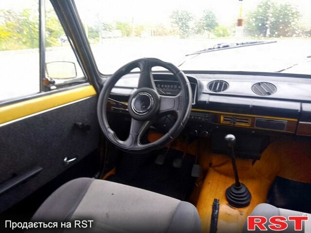 Жовтий ВАЗ 2101, об'ємом двигуна 1.3 л та пробігом 300 тис. км за 700 $, фото 3 на Automoto.ua