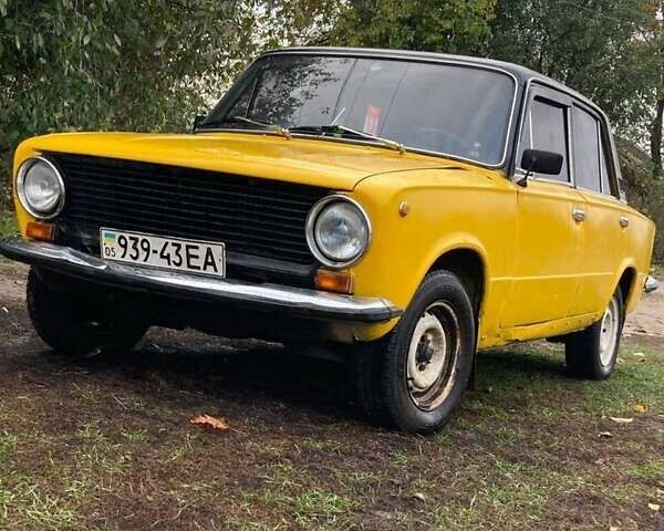 Жовтий ВАЗ 2101, об'ємом двигуна 1.1 л та пробігом 92 тис. км за 701 $, фото 6 на Automoto.ua