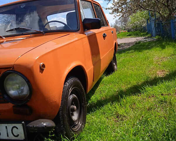 Желтый ВАЗ 2101, объемом двигателя 0 л и пробегом 400 тыс. км за 627 $, фото 2 на Automoto.ua