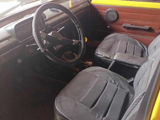 Желтый ВАЗ 2101, объемом двигателя 0 л и пробегом 70 тыс. км за 404 $, фото 3 на Automoto.ua