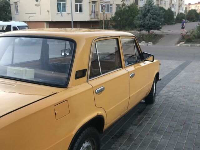Желтый ВАЗ 2101, объемом двигателя 1.3 л и пробегом 200 тыс. км за 700 $, фото 2 на Automoto.ua