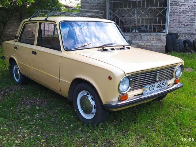 Желтый ВАЗ 2101, объемом двигателя 1.3 л и пробегом 10 тыс. км за 841 $, фото 2 на Automoto.ua