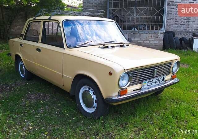 Желтый ВАЗ 2101, объемом двигателя 1.3 л и пробегом 10 тыс. км за 838 $, фото 2 на Automoto.ua