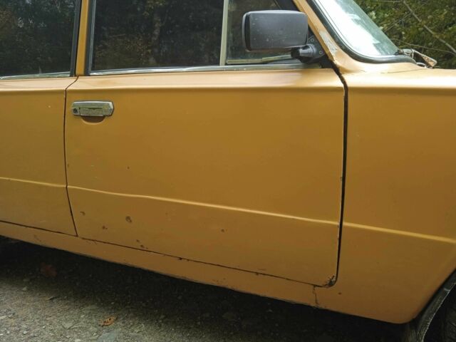 Желтый ВАЗ 2101, объемом двигателя 1.1 л и пробегом 150 тыс. км за 350 $, фото 9 на Automoto.ua