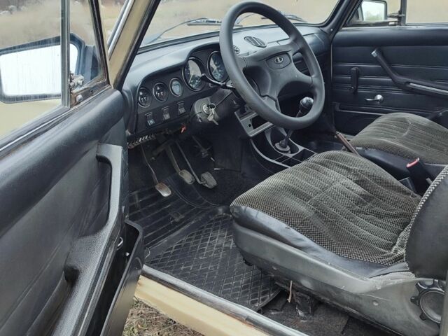 Жовтий ВАЗ 2101, об'ємом двигуна 0 л та пробігом 200 тис. км за 334 $, фото 5 на Automoto.ua