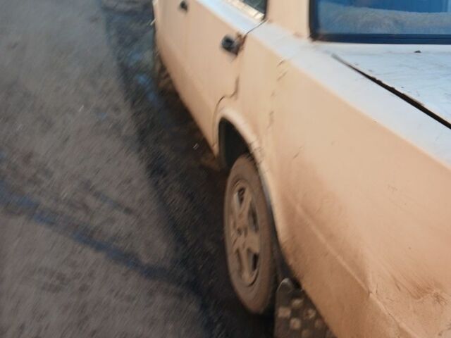 Желтый ВАЗ 2101, объемом двигателя 1.7 л и пробегом 99 тыс. км за 800 $, фото 4 на Automoto.ua