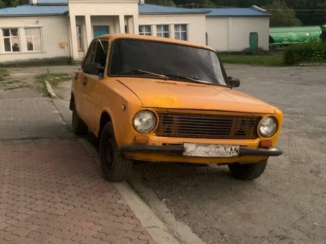 Желтый ВАЗ 2101, объемом двигателя 0 л и пробегом 100 тыс. км за 242 $, фото 2 на Automoto.ua