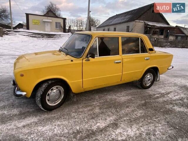 Желтый ВАЗ 2101, объемом двигателя 1.5 л и пробегом 300 тыс. км за 550 $, фото 3 на Automoto.ua