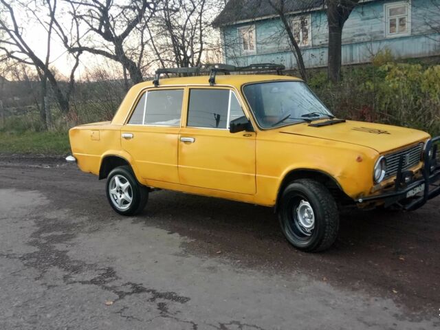 Желтый ВАЗ 2101, объемом двигателя 1.3 л и пробегом 330 тыс. км за 446 $, фото 9 на Automoto.ua