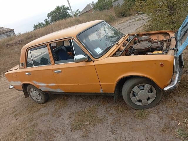 Желтый ВАЗ 2101, объемом двигателя 1.3 л и пробегом 68 тыс. км за 239 $, фото 3 на Automoto.ua