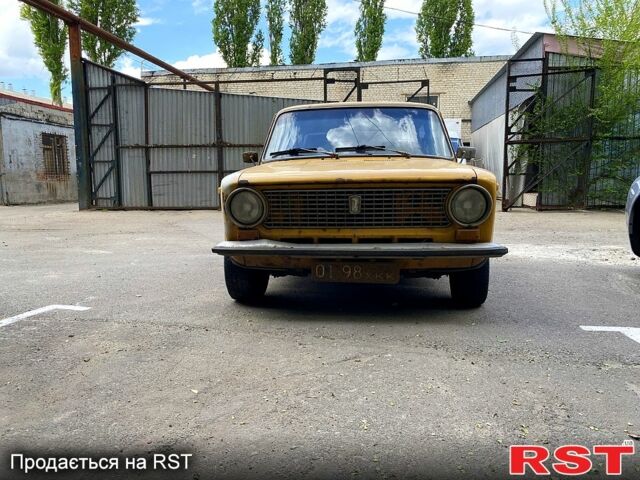 Желтый ВАЗ 2101, объемом двигателя 1.5 л и пробегом 0 тыс. км за 300 $, фото 3 на Automoto.ua